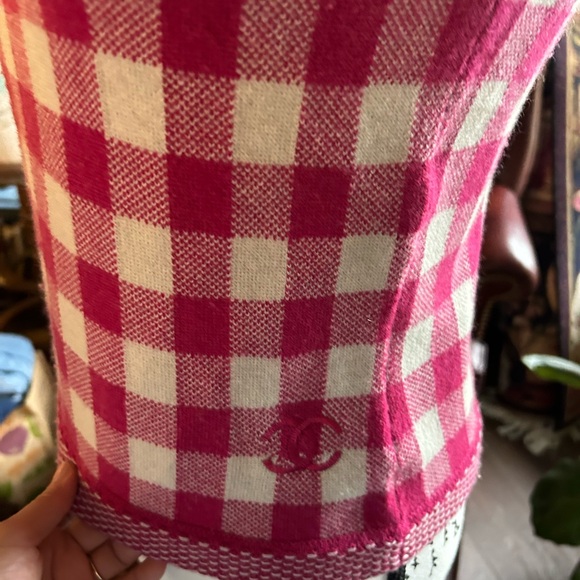 AUTH CHANEL Pink and White Checkered Cashmere top Size 36/S - Picture 2 of 10